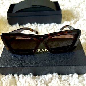 Prada Sunglasses 50mm Square - PR13ZSF52-X